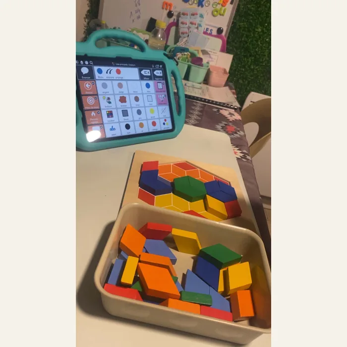 Blocs de construction et tablette de CAA